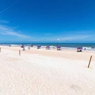 Beach panorama thumbnail
