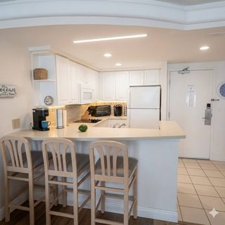 Suite kitchen thumbnail